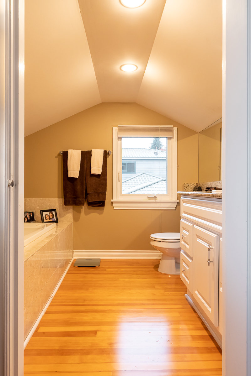 Seattle_Bathroom_Remodel_Before 2