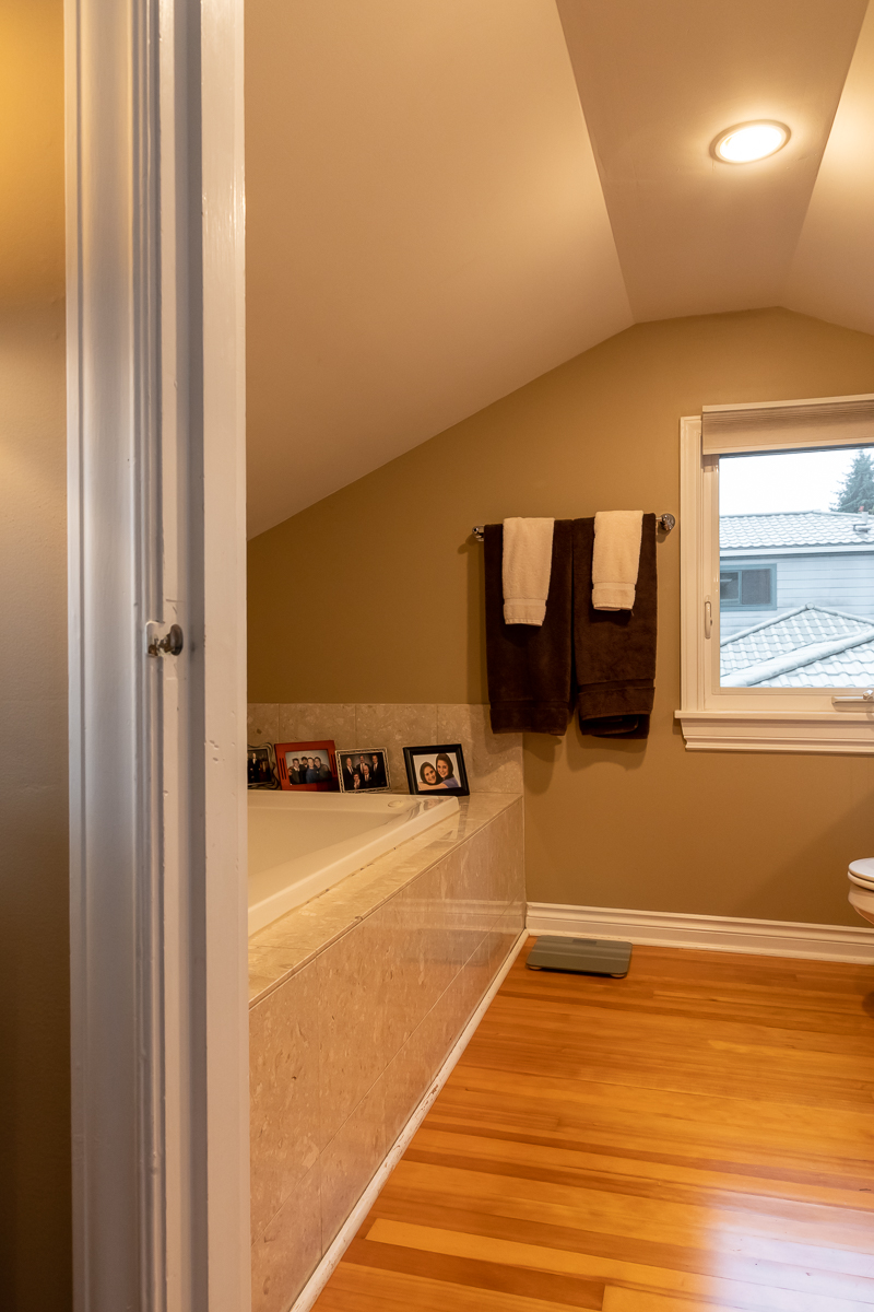 Seattle_Bathroom_Remodel_Before 3